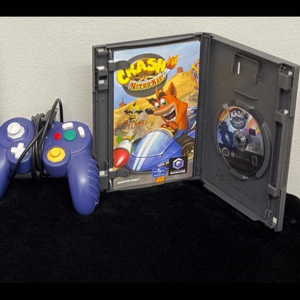 Nintendo Game Cube Controller & Game - Picture 6 of 6